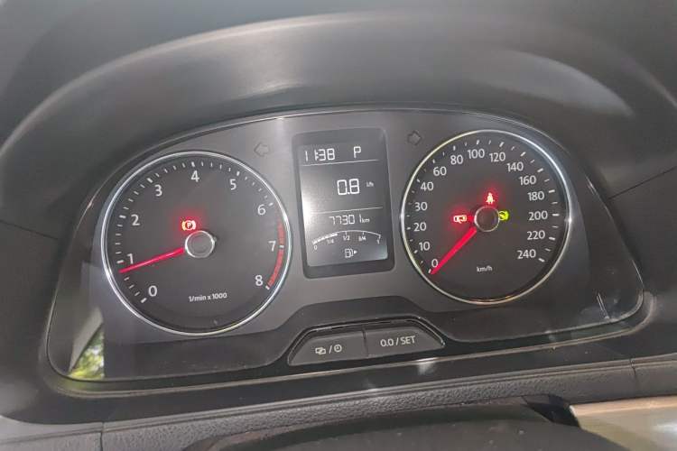 Used Volkswagen Lavida 2013 Restyled Classic 1.6L Automatic Comfort Edition Instrument Cluster