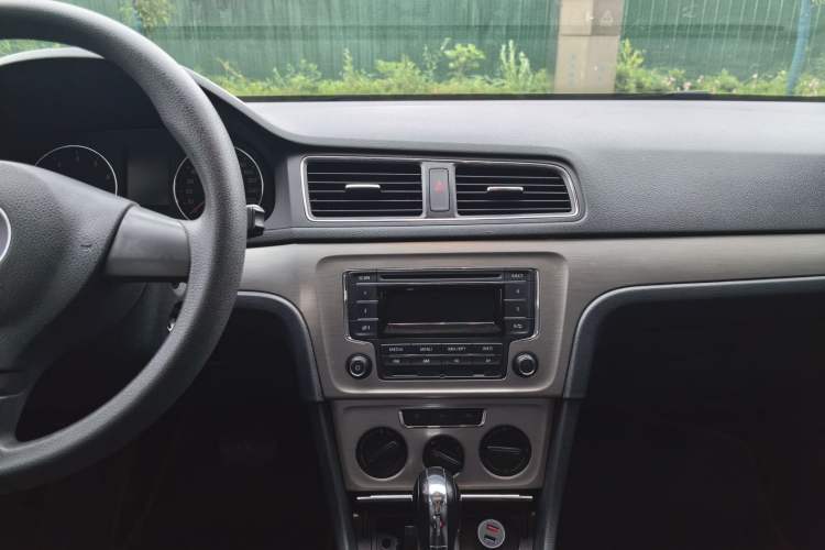 Used Volkswagen Lavida 2013 Restyled Classic 1.6L Automatic Comfort Edition Interior 1