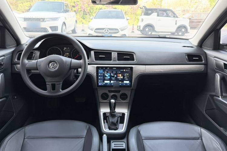 Used Volkswagen Lavida 2013 Restyled Classic 1.6L Automatic Comfort Edition Interior 1