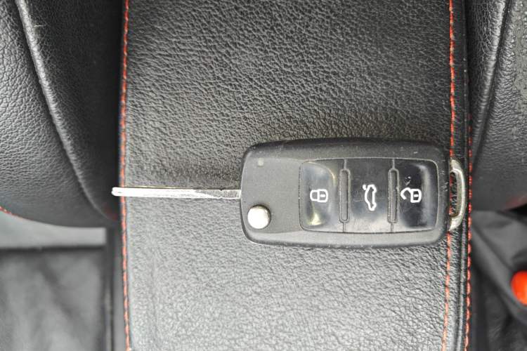 Used Volkswagen Lavida 2013 Revised Classic 1.6L Automatic Fashion Edition Interior 1