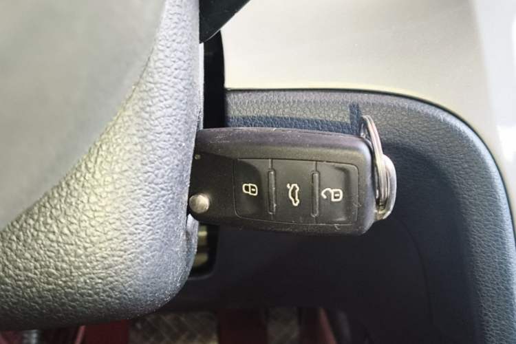 Used Volkswagen Lavida 2013 Revised Classic 1.6L Automatic Fashion Edition Interior 1