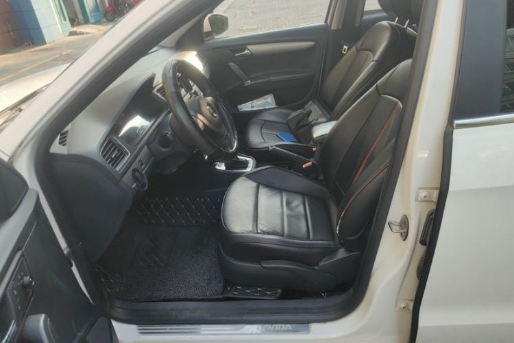 Used Volkswagen Lavida 2013 Restyled Classic 1.6L Automatic Comfort Edition Interior 2