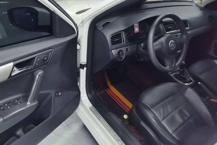 Used Volkswagen Lavida 2013 Revised Version 1.4 TSI DSG Comfort Edition Interior 2