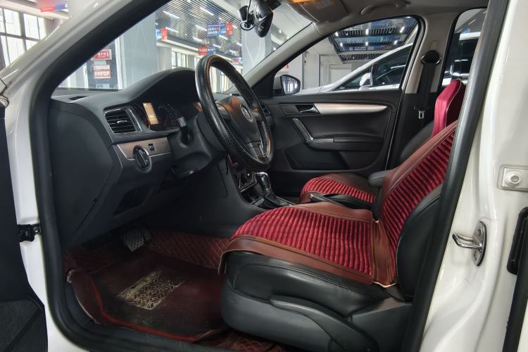 Used Volkswagen Lavida 2013 Restyled Classic 1.6L Automatic Comfort Edition Interior 2