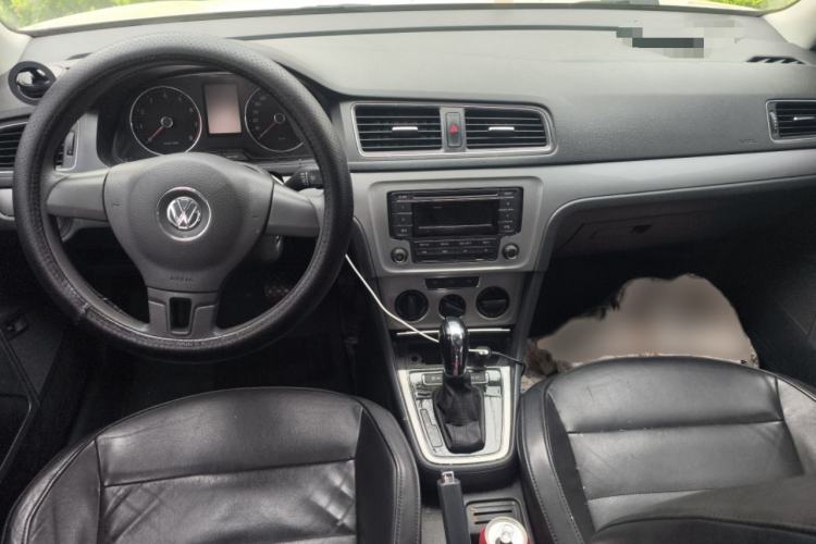 Used Volkswagen Lavida 2013 Restyled Classic 1.6L Automatic Comfort Edition Interior 2