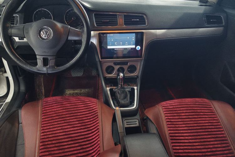 Used Volkswagen Lavida 2013 Restyled Classic 1.6L Automatic Comfort Edition Interior 3