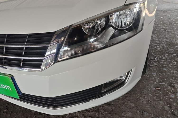 Used Volkswagen Lavida 2013 Restyled Classic 1.6L Automatic Comfort Edition Left Front Headlight