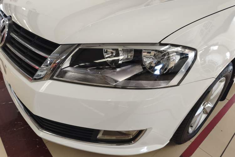 Used Volkswagen Lavida 2013 Revised Classic 1.6L Manual Fashion Edition Left Front Headlight