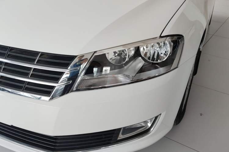 Used Volkswagen Lavida 2013 Restyled Classic 1.6L Automatic Comfort Edition Left Front Headlight