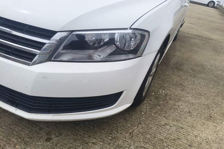 Used Volkswagen Lavida 2013 Revised Classic 1.6L Automatic Fashion Edition Left Front Headlight