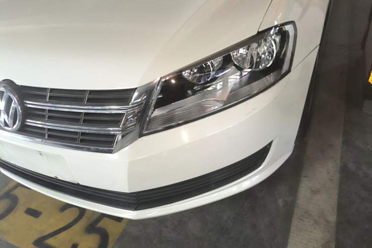 Used Volkswagen Lavida 2013 Revised Classic 1.6L Manual Fashion Edition Left Front Headlight