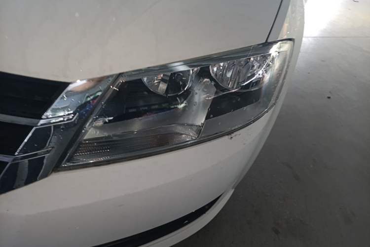 Used Volkswagen Lavida 2013 Revised Classic 1.6L Automatic Fashion Edition Left Front Headlight