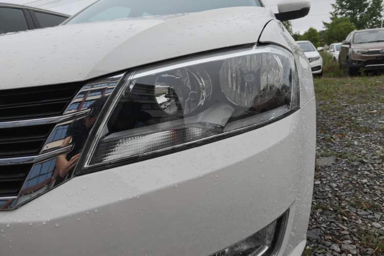 Used Volkswagen Lavida 2013 Restyled Classic 1.6L Manual Comfort Edition Left Front Headlight