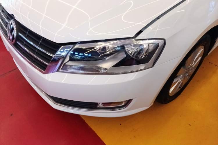 Used Volkswagen Lavida 2013 Restyled Classic 1.6L Automatic Comfort Edition Left Front Headlight