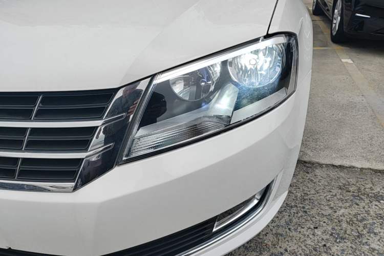 Used Volkswagen Lavida 2013 Restyled Classic 1.6L Automatic Comfort Edition Left Front Headlight