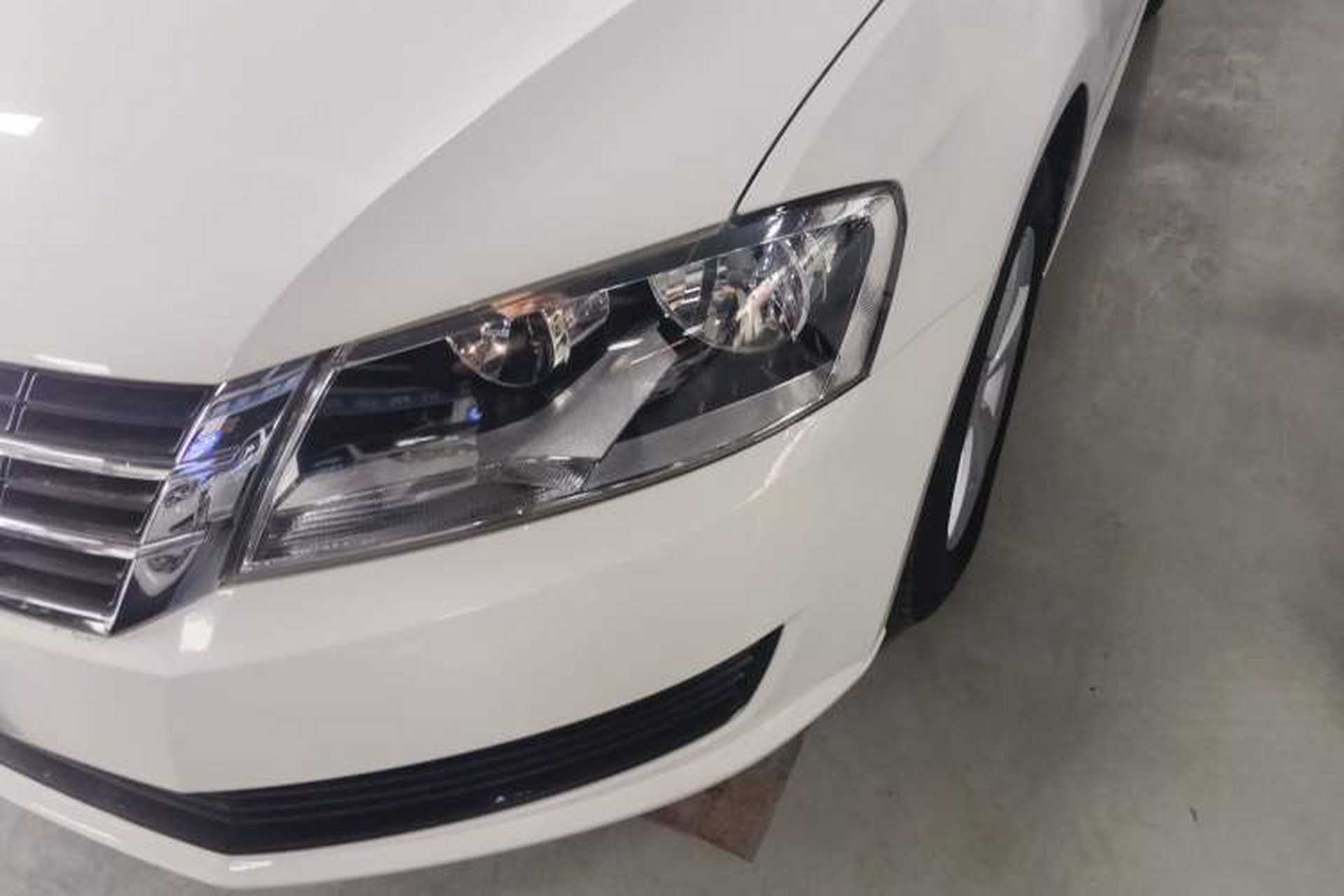 Used Volkswagen Lavida 2013 Revised Classic 1.6L Automatic Fashion Edition Left Front Headlight