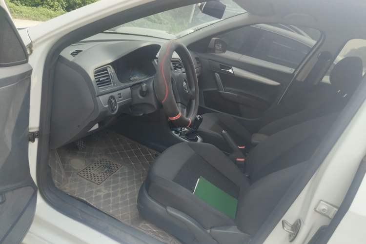 Used Volkswagen Lavida 2013 1.6L Manual Fashion Edition Left Front Seat