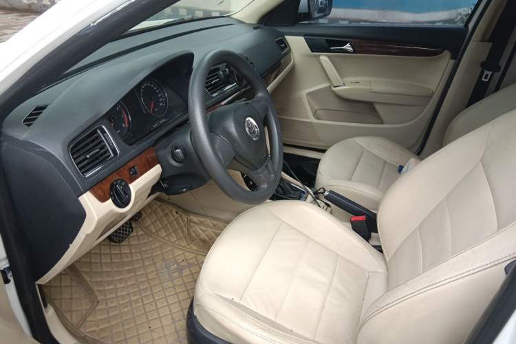 Used Volkswagen Lavida 2013 1.4TSI DSG Comfort Edition Left Front Seat