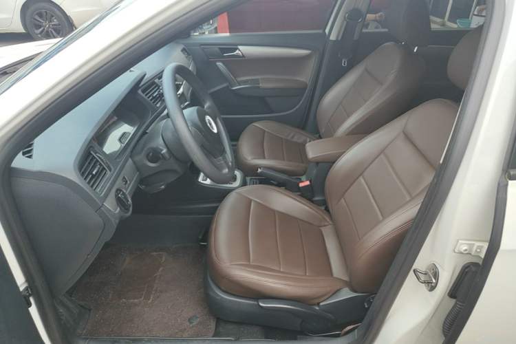 Used Volkswagen Lavida 2013 Revised Classic 1.6L Automatic Fashion Edition Left Front Seat