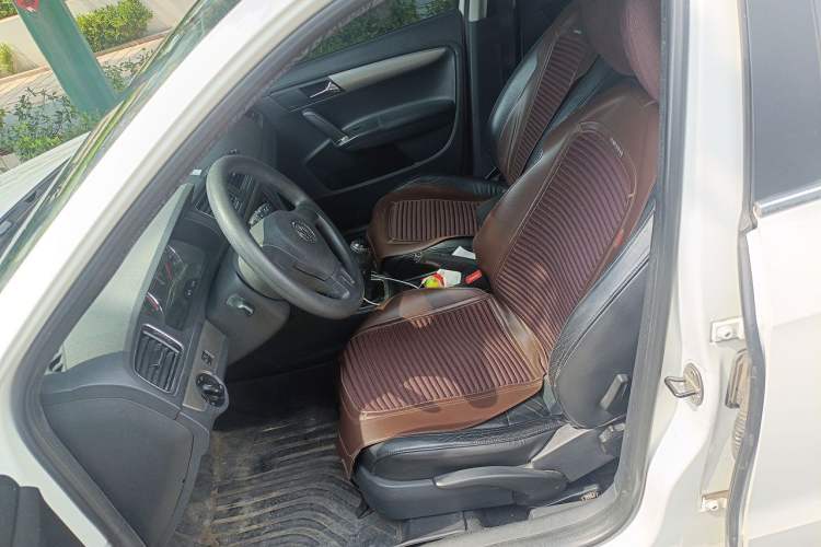 Used Volkswagen Lavida 2013 1.6L Manual Fashion Edition Left Front Seat