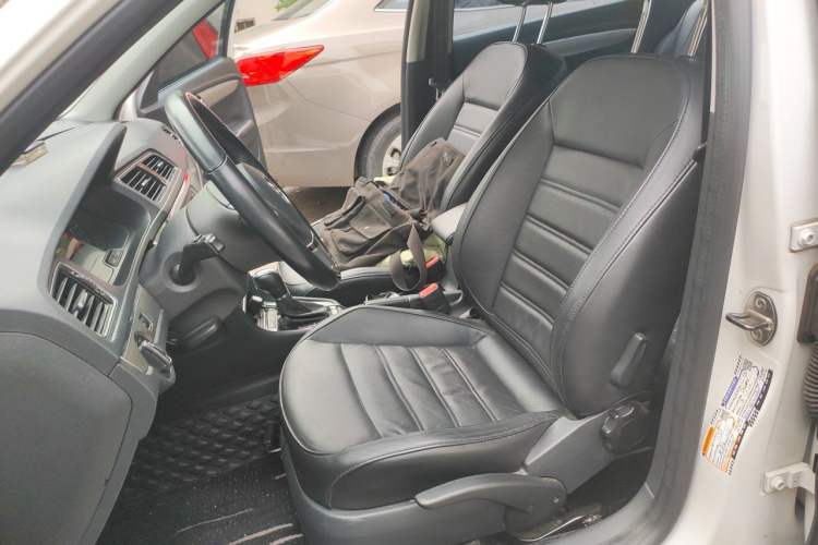Used Volkswagen Lavida 2013 1.6L Automatic Luxury Edition Left Front Seat