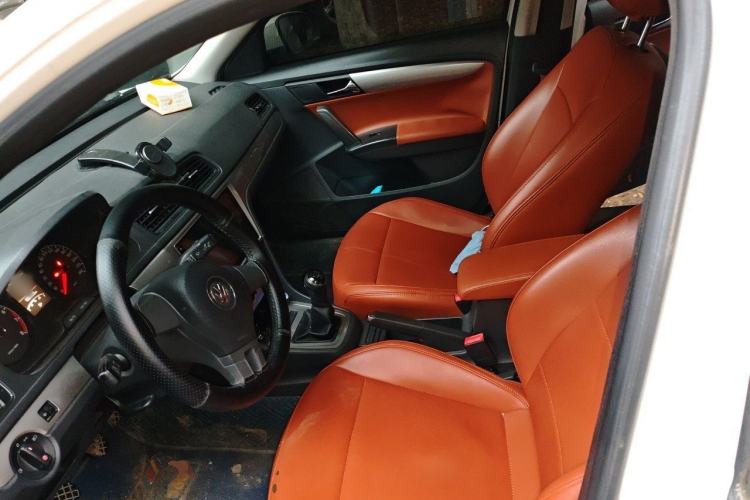 Used Volkswagen Lavida 2013 1.6L Manual Fashion Edition Left Front Seat
