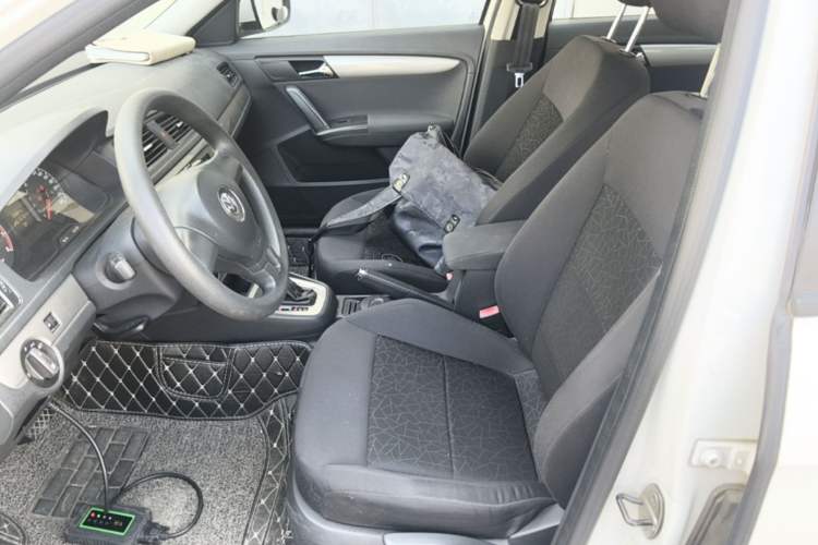Used Volkswagen Lavida 2013 Revised Classic 1.6L Automatic Fashion Edition Left Front Seat