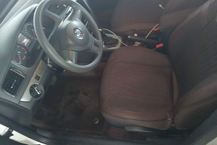 Used Volkswagen Lavida 2013 Revised Classic 1.6L Automatic Fashion Edition Left Front Seat