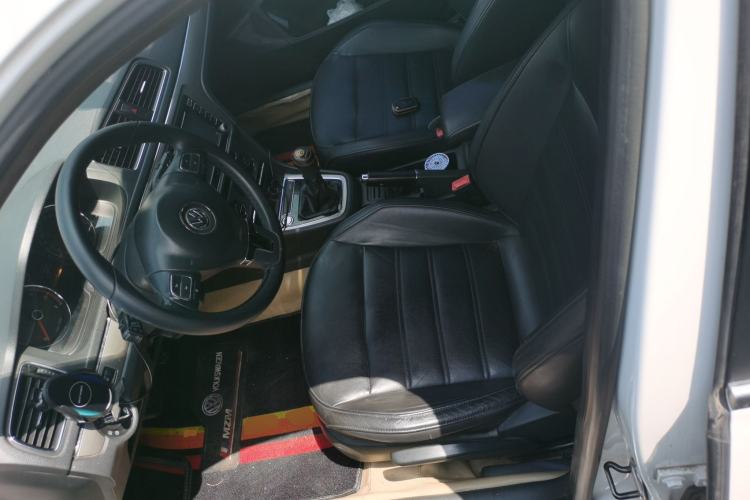 Used Volkswagen Lavida 2013 1.4 TSI Manual Luxury Edition Left Front Seat