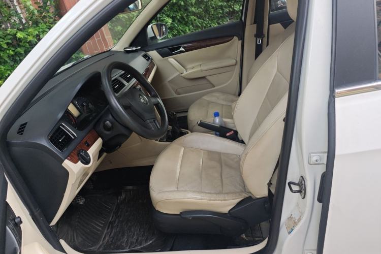 Used Volkswagen Lavida 2013 Revised Version 1.4 TSI Manual Comfort Edition Left Front Seat