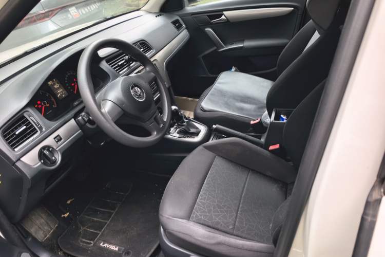 Used Volkswagen Lavida 2013 Revised Classic 1.6L Automatic Fashion Edition Left Front Seat