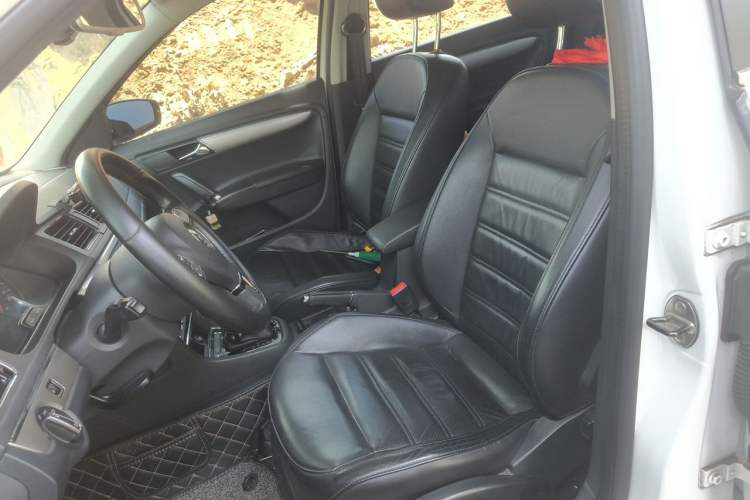 Used Volkswagen Lavida 2013 1.6L Automatic Comfort Edition Left Front Seat
