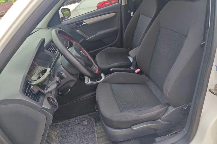 Used Volkswagen Lavida 2013 Revised Classic 1.6L Automatic Fashion Edition Left Front Seat