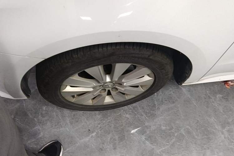 Used Volkswagen Lavida 2013 Restyled Classic 1.6L Automatic Comfort Edition Left Front Wheel Hub