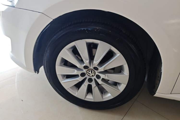 Used Volkswagen Lavida 2013 Restyled Classic 1.6L Automatic Comfort Edition Left Front Wheel Hub