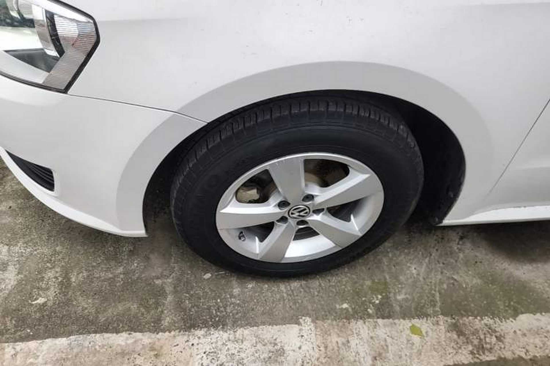 Used Volkswagen Lavida 2013 Revised Classic 1.6L Manual Fashion Edition Left Front Wheel Hub