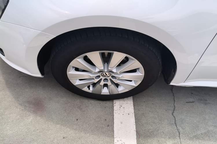 Used Volkswagen Lavida 2013 Restyled Classic 1.6L Automatic Comfort Edition Left Front Wheel Hub