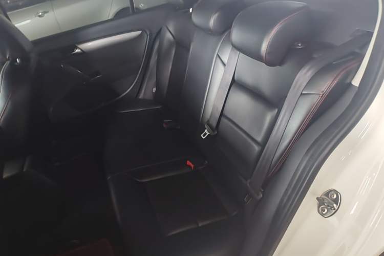 Used Volkswagen Lavida 2013 Revised Classic 1.6L Manual Fashion Edition Left Rear Seat