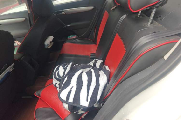 Used Volkswagen Lavida 2013 Revised Classic 1.6L Automatic Fashion Edition Left Rear Seat