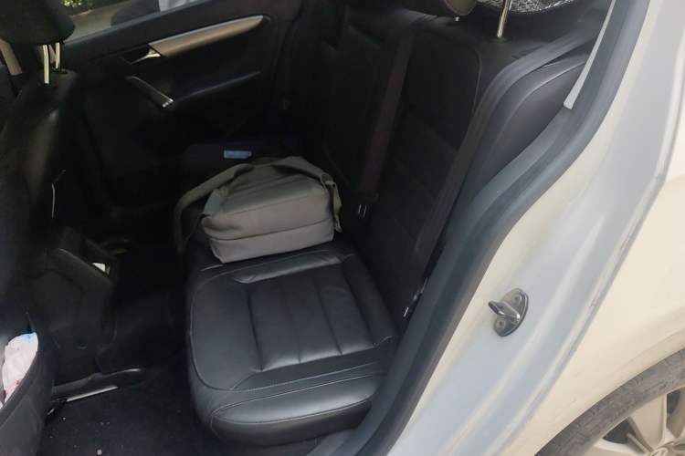 Used Volkswagen Lavida 2013 1.4TSI DSG Comfort Edition Left Rear Seat