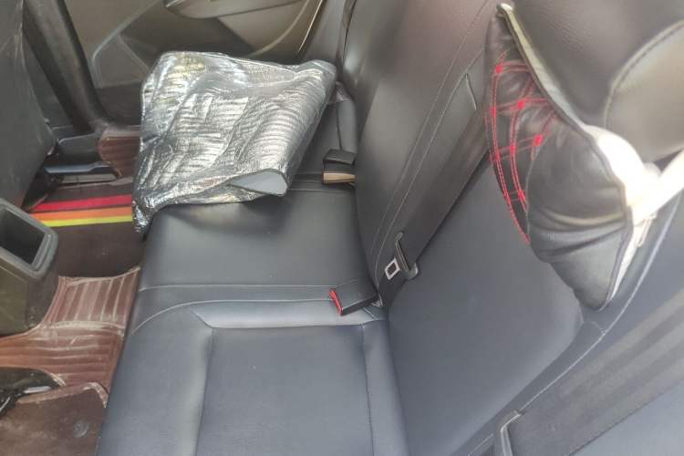 Used Volkswagen Lavida 2013 Revised Classic 1.6L Automatic Fashion Edition Left Rear Seat