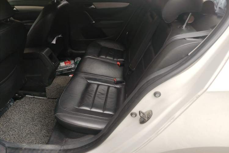 Used Volkswagen Lavida 2013 1.4TSI DSG Comfort Edition Left Rear Seat