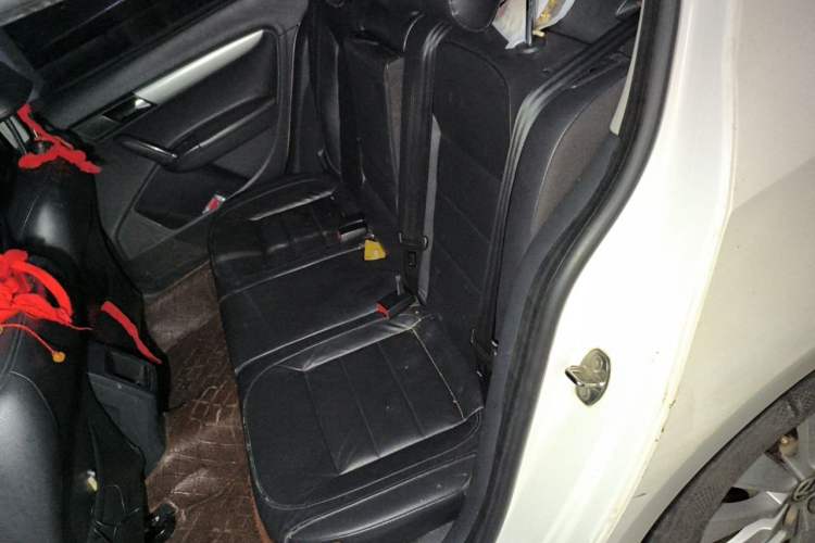 Used Volkswagen Lavida 2013 Revised Version 1.4 TSI DSG Comfort Edition Left Rear Seat