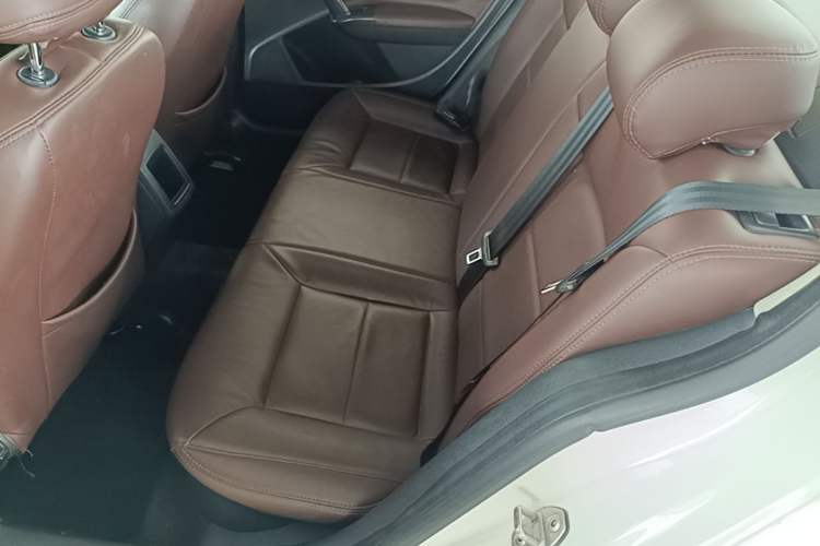 Used Volkswagen Lavida 2013 Revised Classic 1.6L Manual Fashion Edition Left Rear Seat