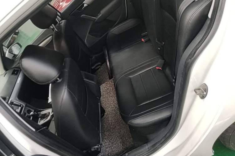 Used Volkswagen Lavida 2013 Revised Classic 1.6L Automatic Fashion Edition Left Rear Seat