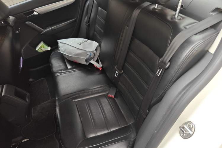 Used Volkswagen Lavida 2013 Revised Classic 1.6L Manual Fashion Edition Left Rear Seat