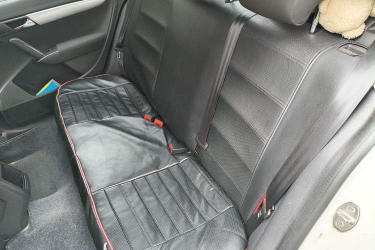 Used Volkswagen Lavida 2013 Revised Classic 1.6L Automatic Fashion Edition Left Rear Seat