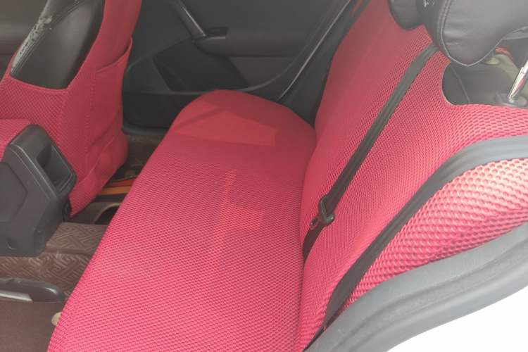 Used Volkswagen Lavida 2013 Revised Classic 1.6L Manual Fashion Edition Left Rear Seat