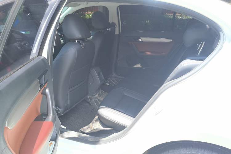 Used Volkswagen Lavida 2013 Revised Classic 1.6L Manual Fashion Edition Left Rear Seat
