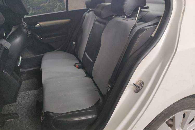 Used Volkswagen Lavida 2013 1.6L Automatic Comfort Edition Left Rear Seat